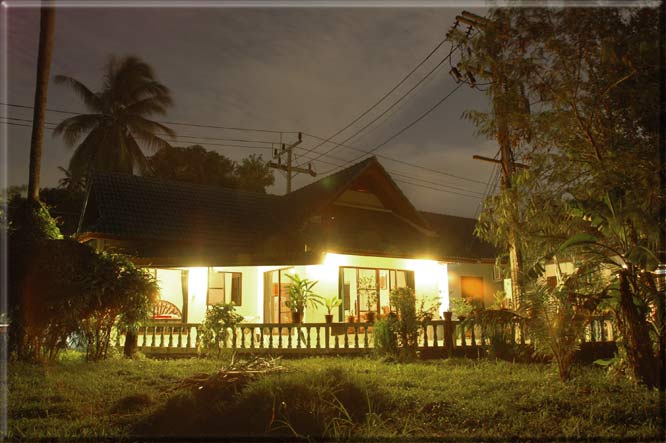 Bungalow with natural tropical surroundings, close to Ya-nui and Rawai beach