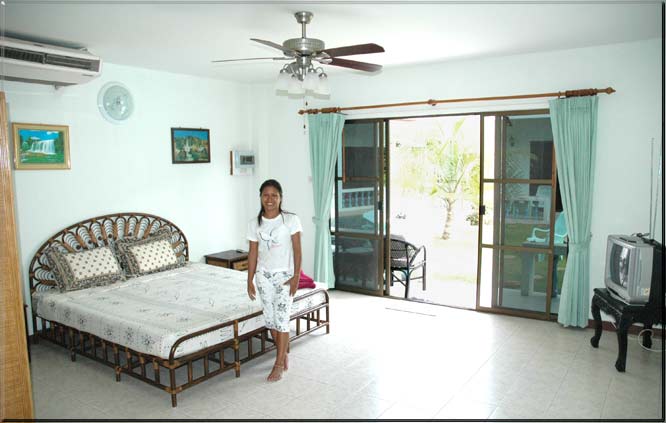 Rooms and apartments in Rawai area of Phuket, close to Yanui beach and Promthep Cape